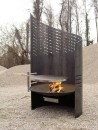 Feuerskulptur mit perforierter Rckwand